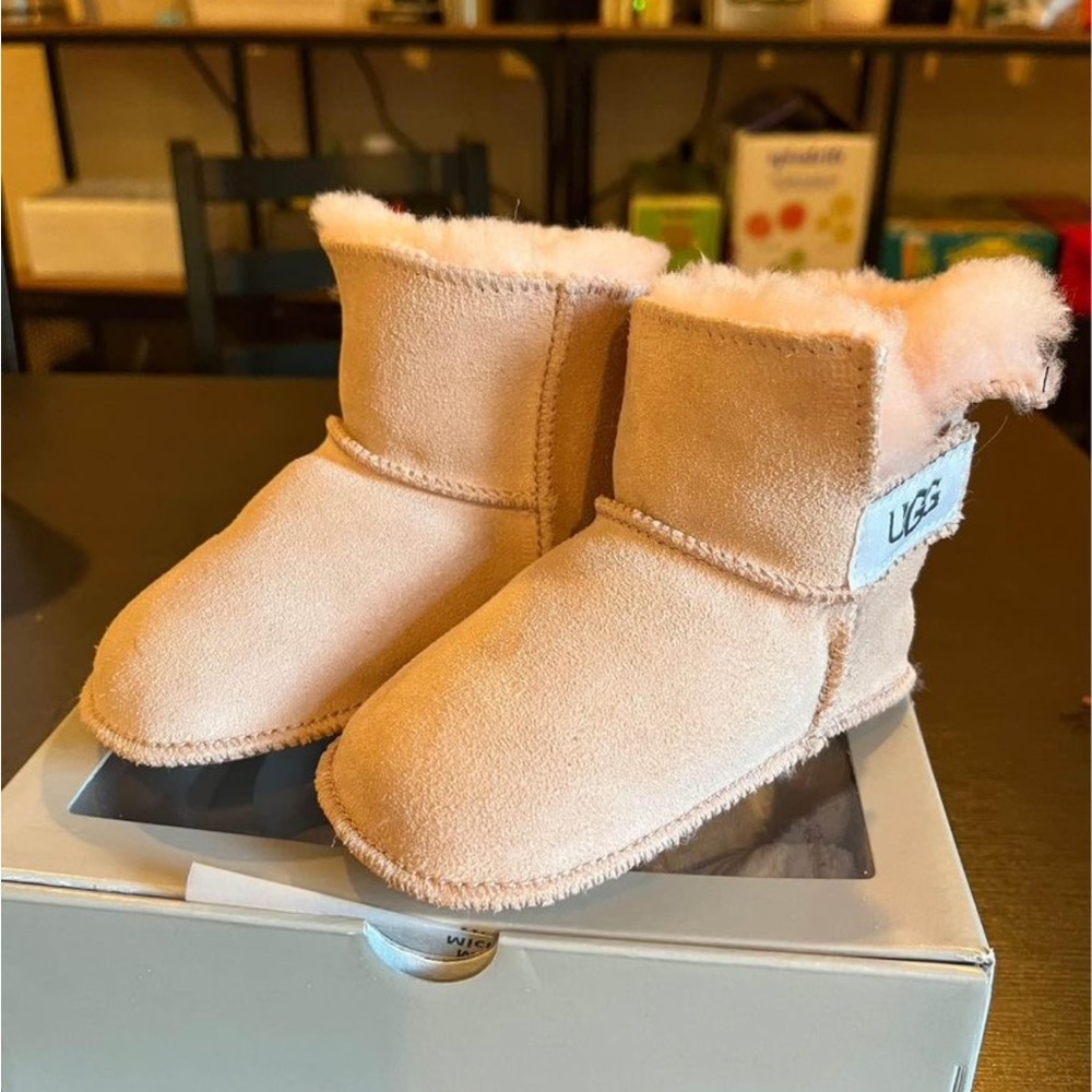 UGG Erin toddler boots size 4/5/M
